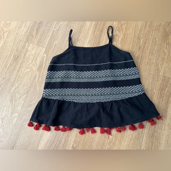 a.n.a Monochrome Top with Red tassels, crop top, size M, - Picture 3 of 9